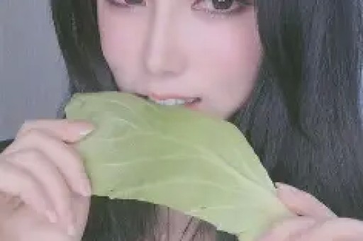 前TVB知名女星又曝大瓜当众被男星伸手进裤子因在海上不敢吭