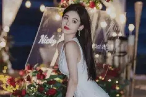 女明星集体“塌房”她们为啥都不装了-第1张图片-